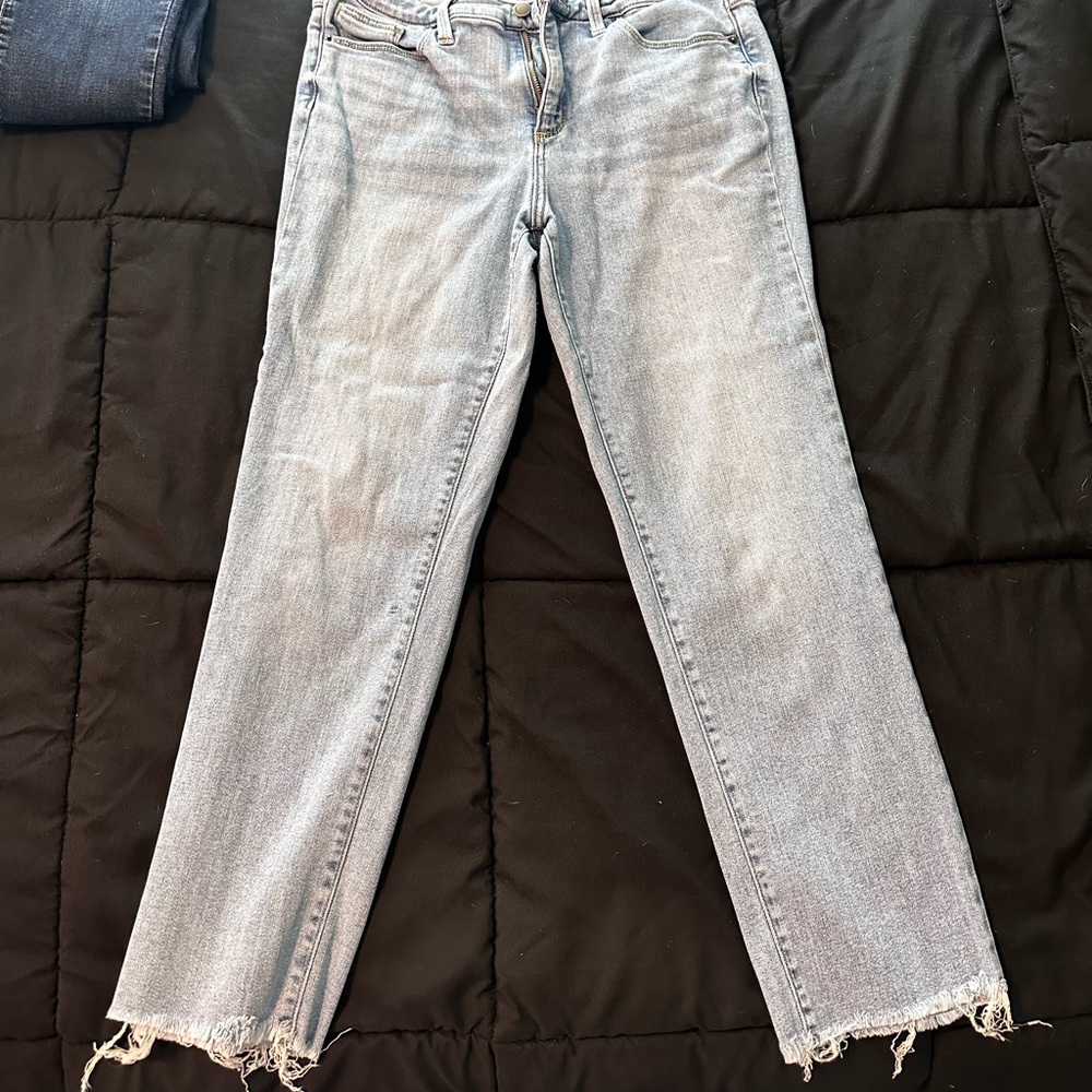Light wash mom jeans